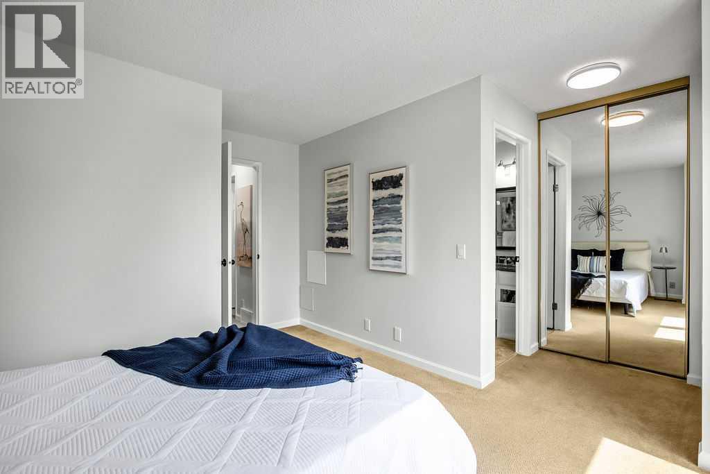 Single Family House for Sale in  Coachway Green SW Coach Hill Calgary 