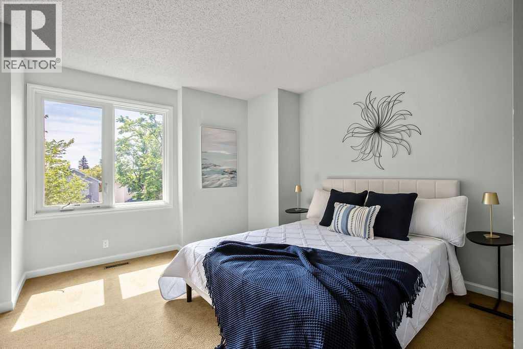 Single Family House for Sale in  Coachway Green SW Coach Hill Calgary 