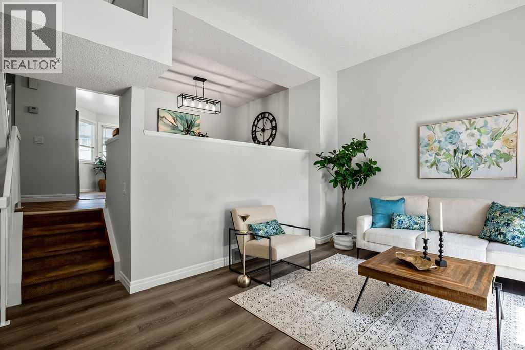 Single Family House for Sale in  Coachway Green SW Coach Hill Calgary 