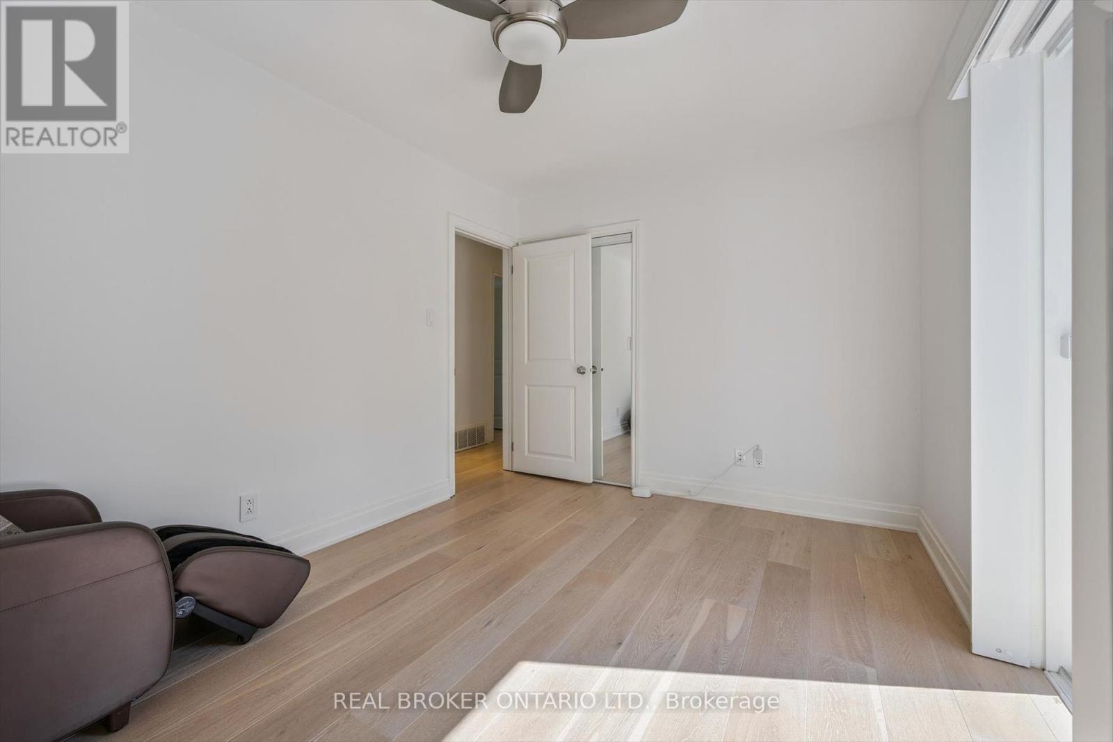 Photo 1 of 1204 Cynthia Lane, Oakville ON