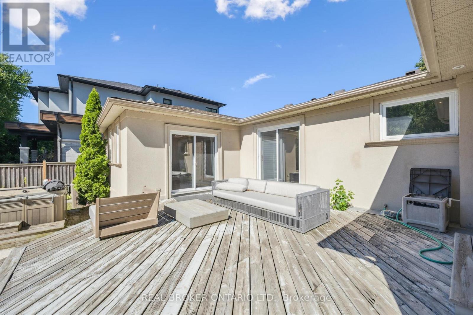 Photo 2 of 1204 Cynthia Lane, Oakville ON