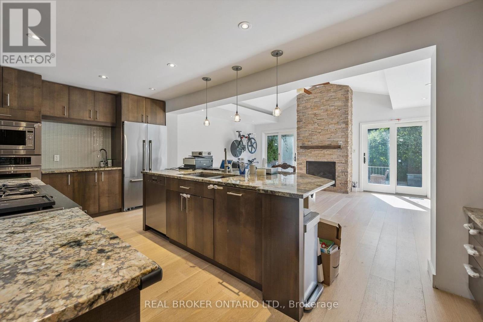 Photo 15 of 1204 Cynthia Lane, Oakville ON