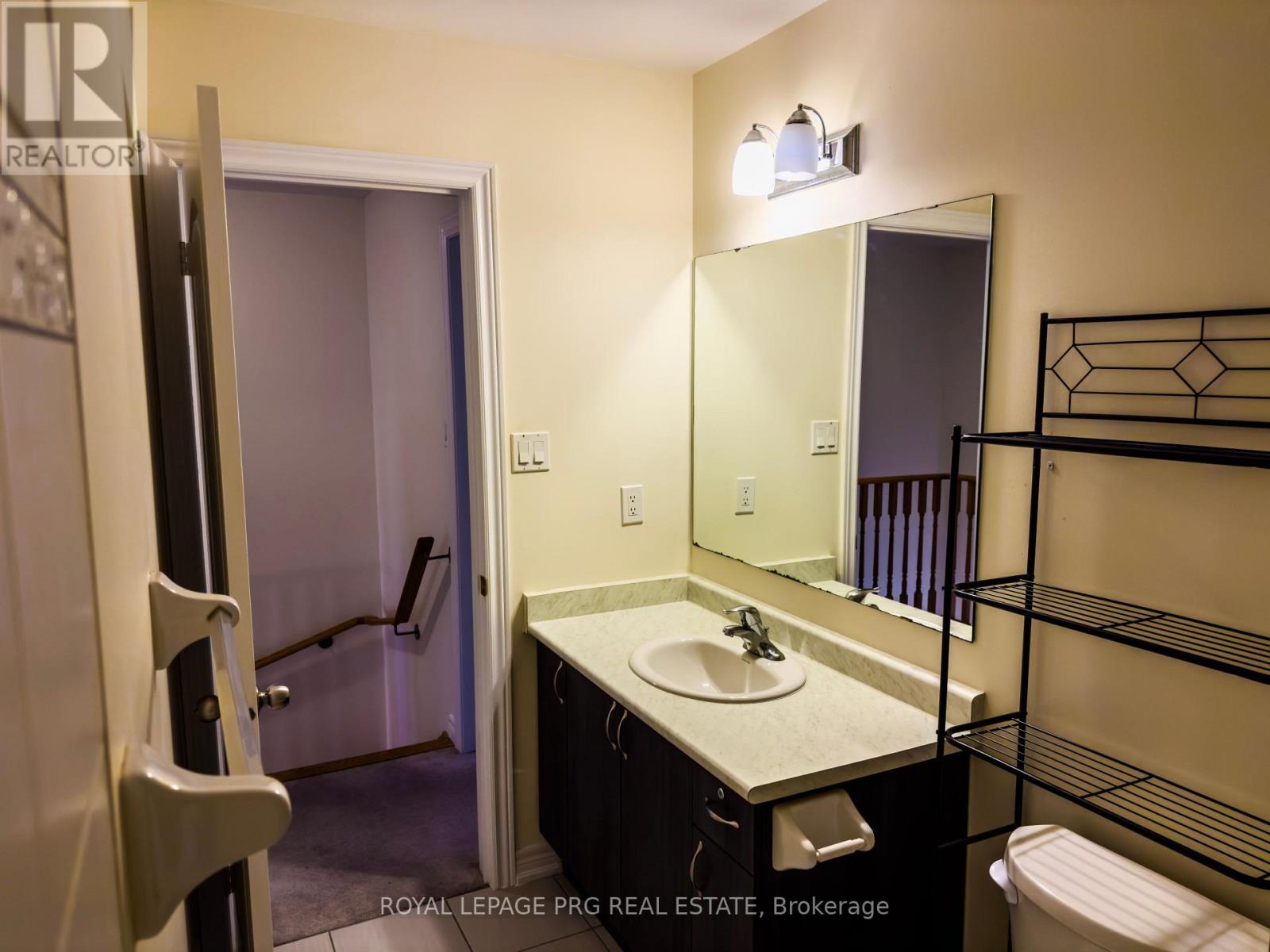 Photo 12 of 144 Sussexvale Drive, Brampton ON