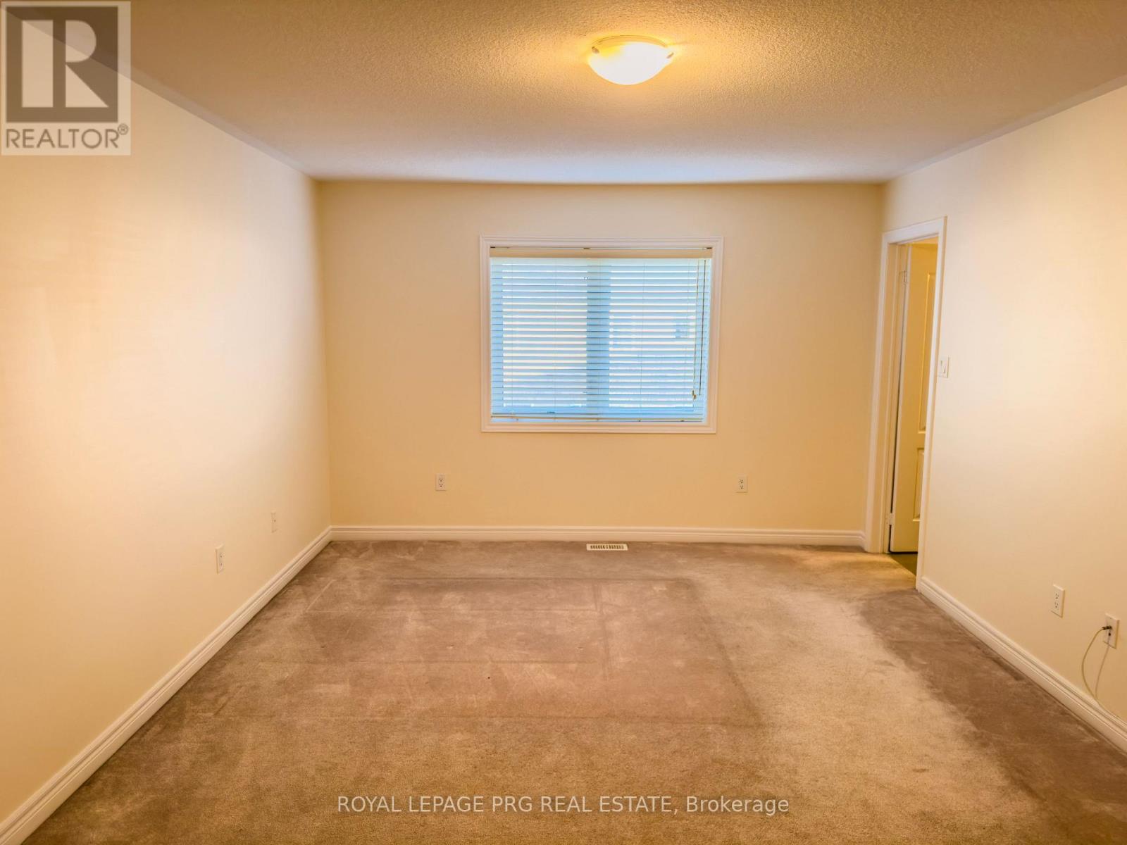 Photo 7 of 144 Sussexvale Drive, Brampton ON