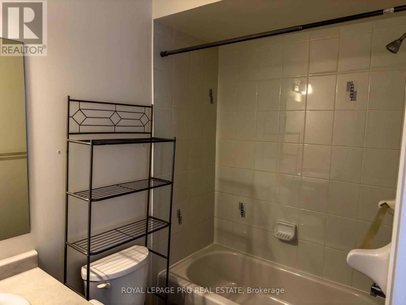 Photo 4 of 144 Sussexvale Drive, Brampton ON