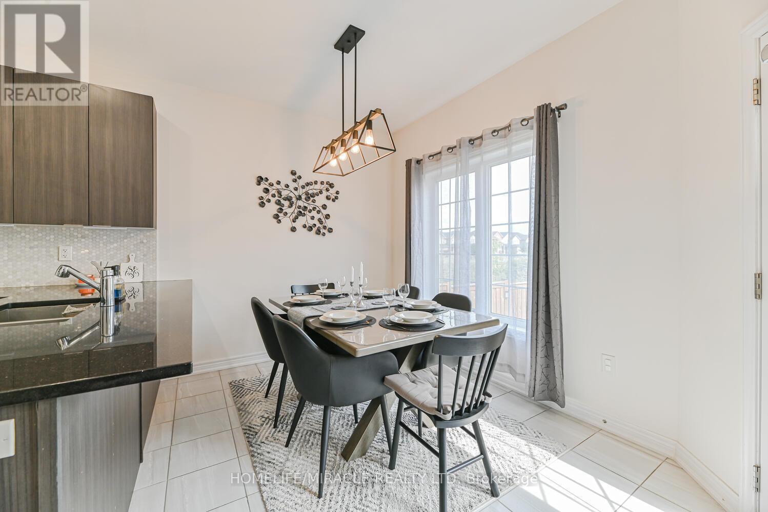 Photo 7 of 443 Henderson Way, Shelburne ON