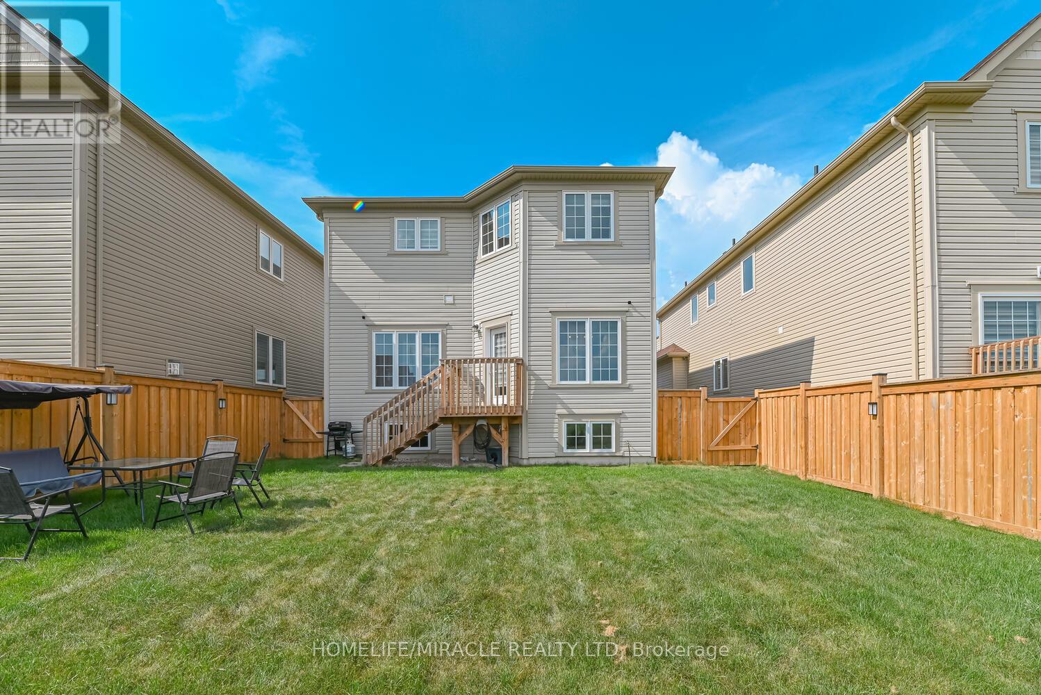 Photo 11 of 443 Henderson Way, Shelburne ON
