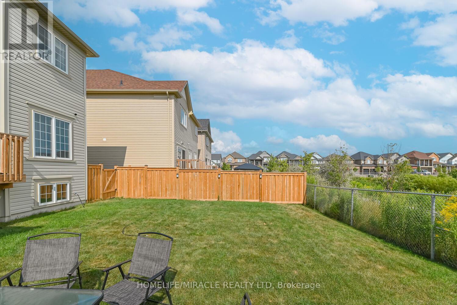 Photo 31 of 443 Henderson Way, Shelburne ON