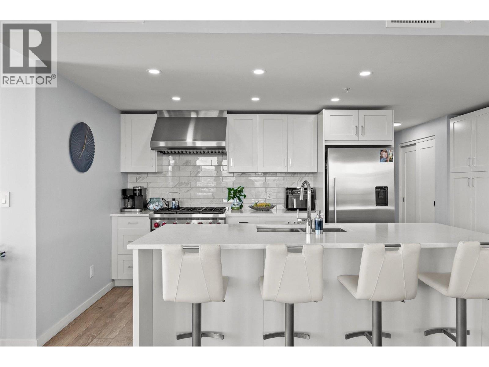 902 485 Groves Avenue, Kelowna