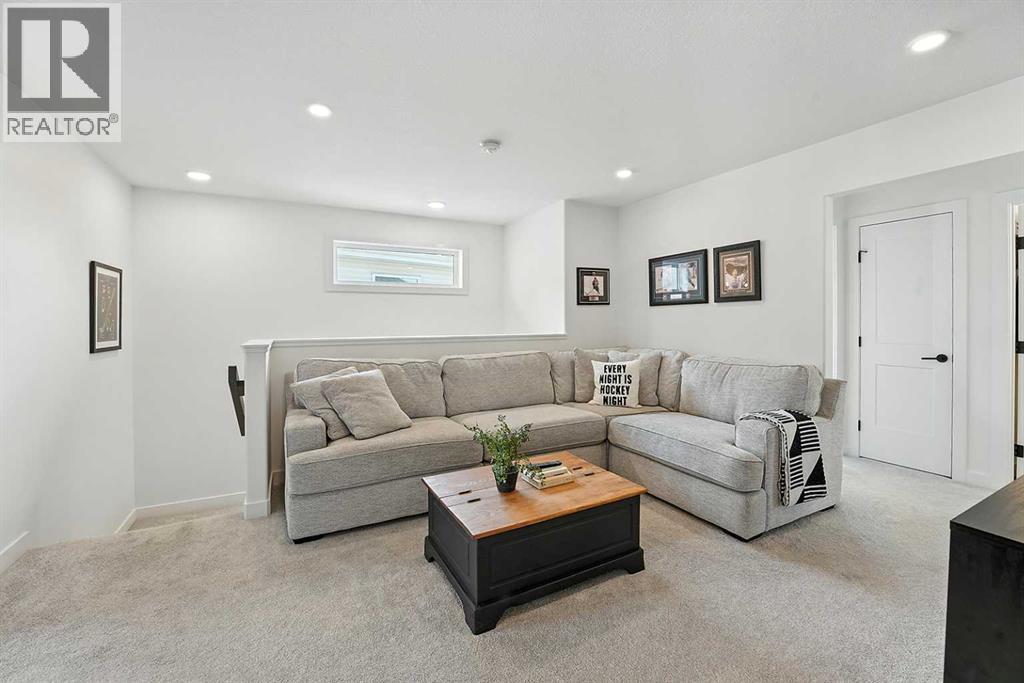 Photo 24 of 84 Emmett Crescent, Red Deer AB