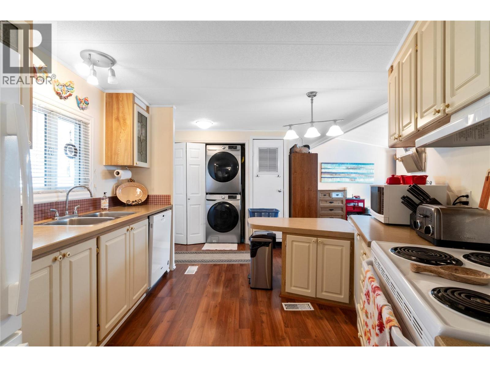 Photo 8 of 1361 30 Street Se Unit 16, Salmon Arm BC