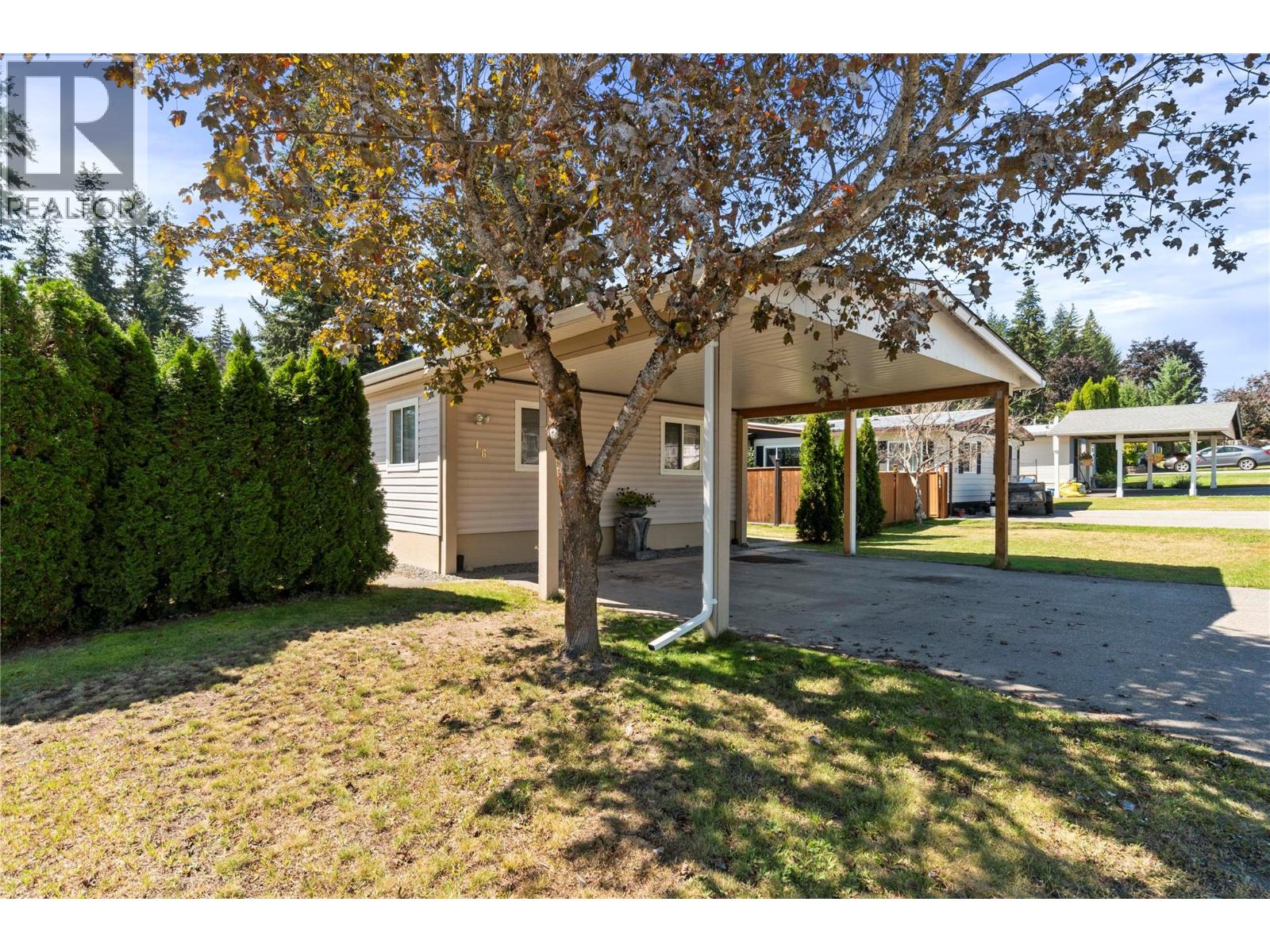 16 1361 30 Street Southeast, Salmon Arm