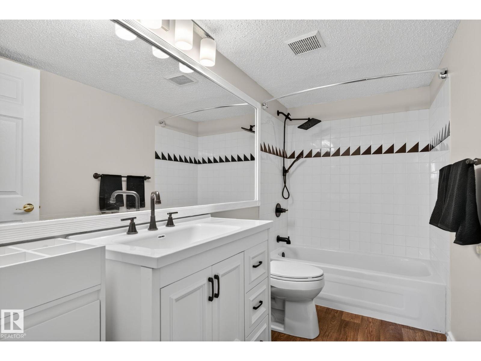 Photo 42 of 405 11716 100 Av Nw, Edmonton AB