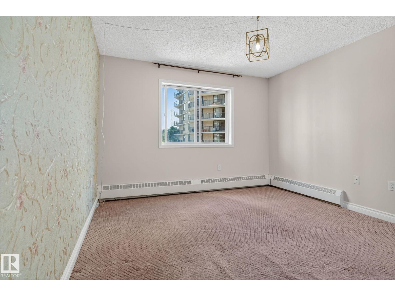 Photo 4 of 405 11716 100 Av Nw, Edmonton AB