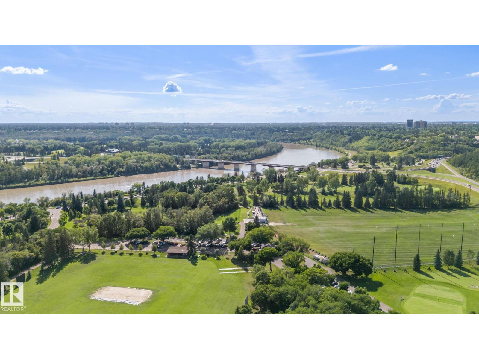 Photo 37 of 405 11716 100 Av Nw, Edmonton AB