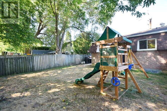 Photo 39 of 83 Katherine Street, Collingwood ON