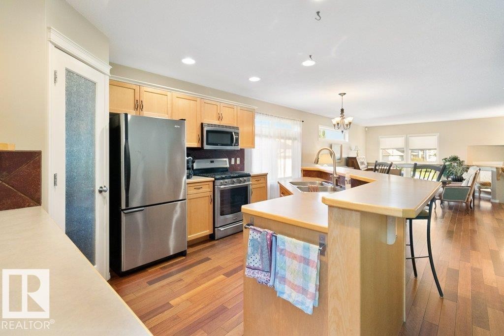 Photo 13 of 55 Ridgehaven Cr, Sherwood Park AB