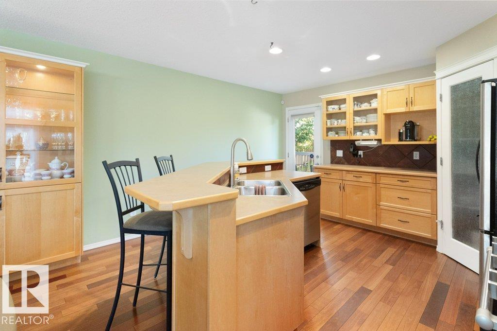 Photo 16 of 55 Ridgehaven Cr, Sherwood Park AB