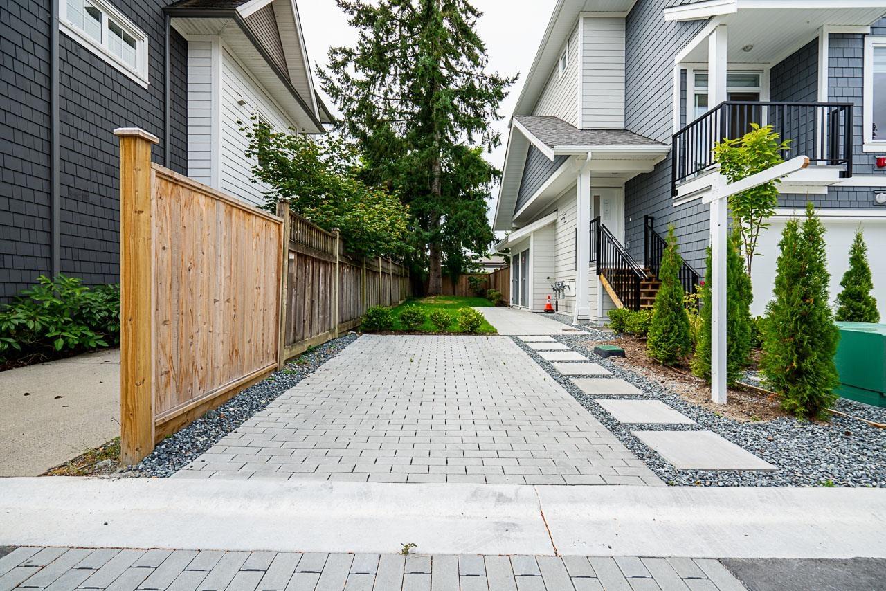 Photo 3 of 1 2525 156 Street, Surrey BC