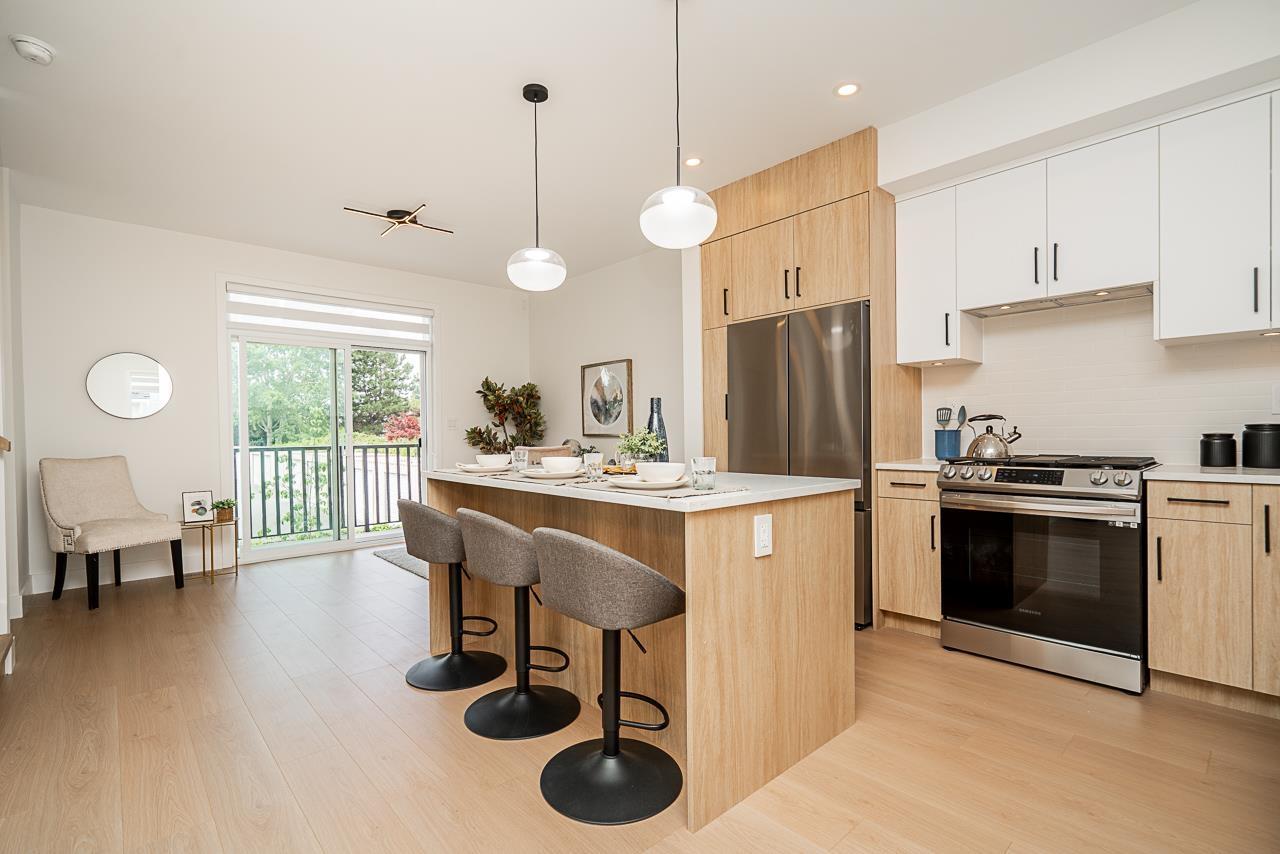 Photo 10 of 1 2525 156 Street, Surrey BC