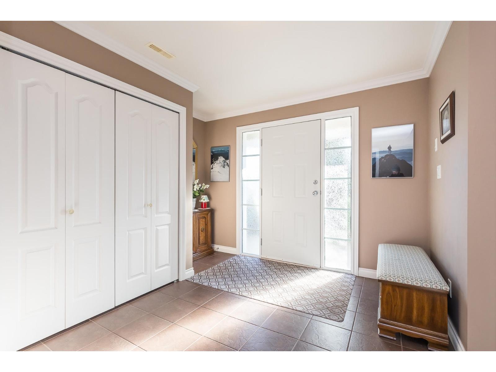 Photo 4 of 32415 Badger Avenue, Mission BC