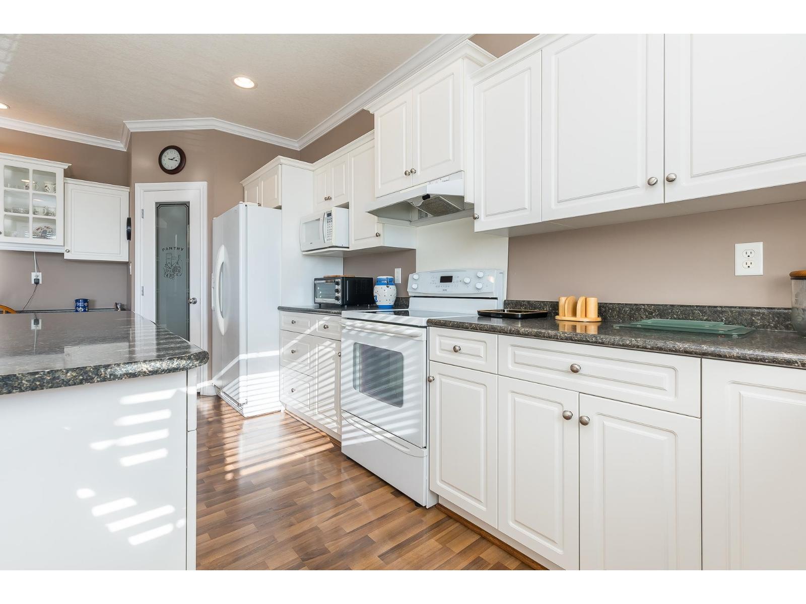 Photo 8 of 32415 Badger Avenue, Mission BC