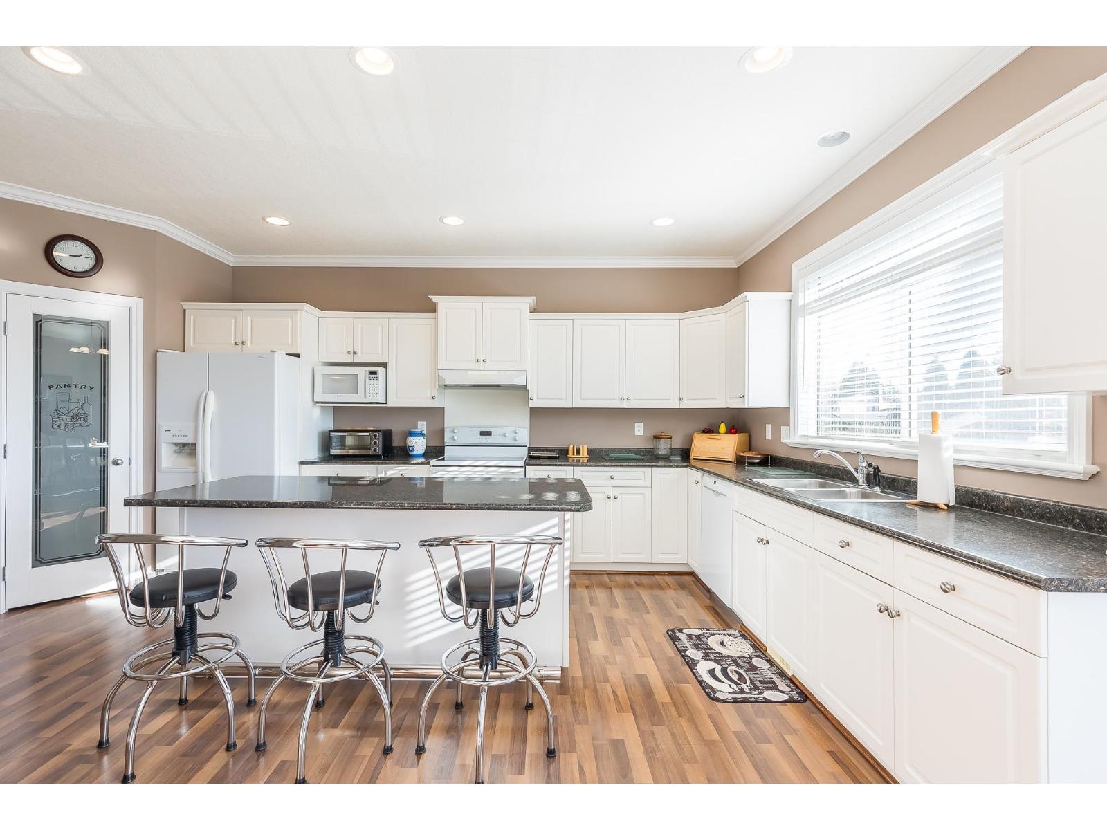 Photo 6 of 32415 Badger Avenue, Mission BC