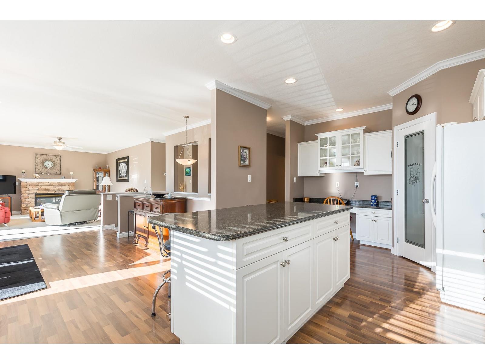 Photo 7 of 32415 Badger Avenue, Mission BC