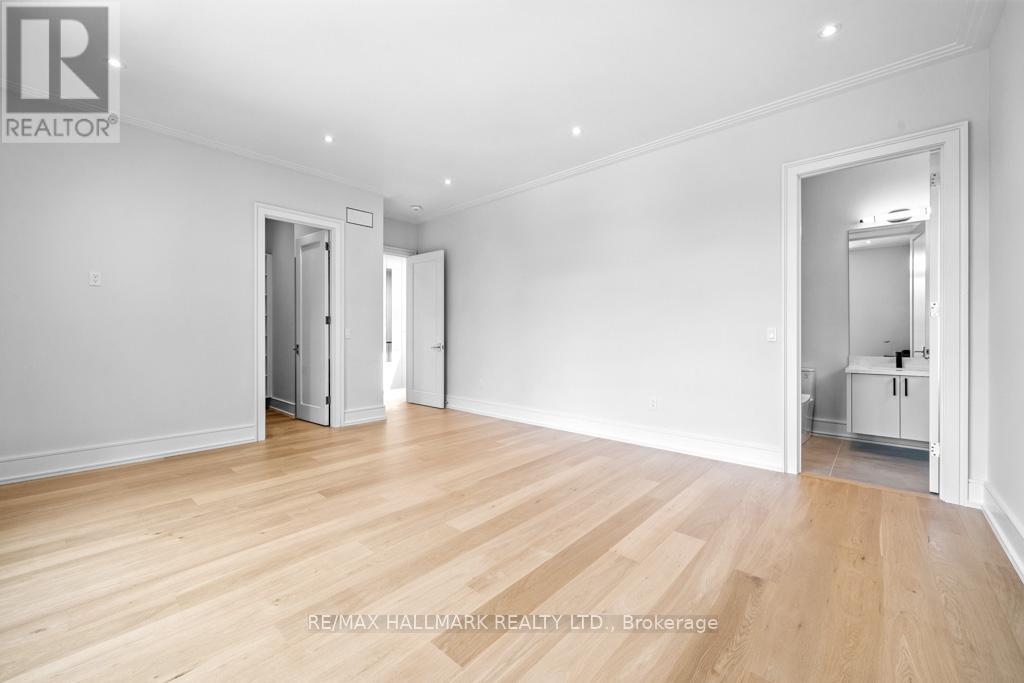 Photo 37 of 215 Northwood Drive, Toronto ON