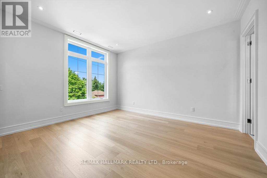 Photo 19 of 215 Northwood Drive, Toronto ON