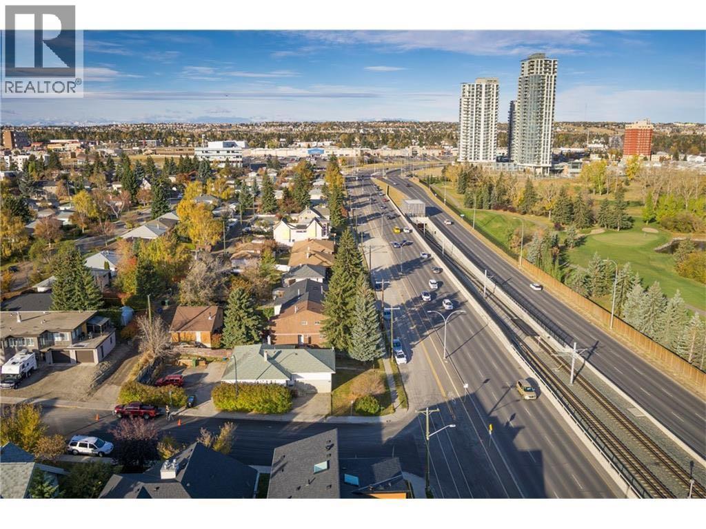 Single Family House for Sale in   Avenue SW Shaganappi Calgary 