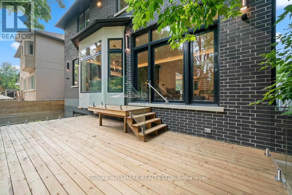 Photo 24 of 215 Northwood Drive, Toronto ON
