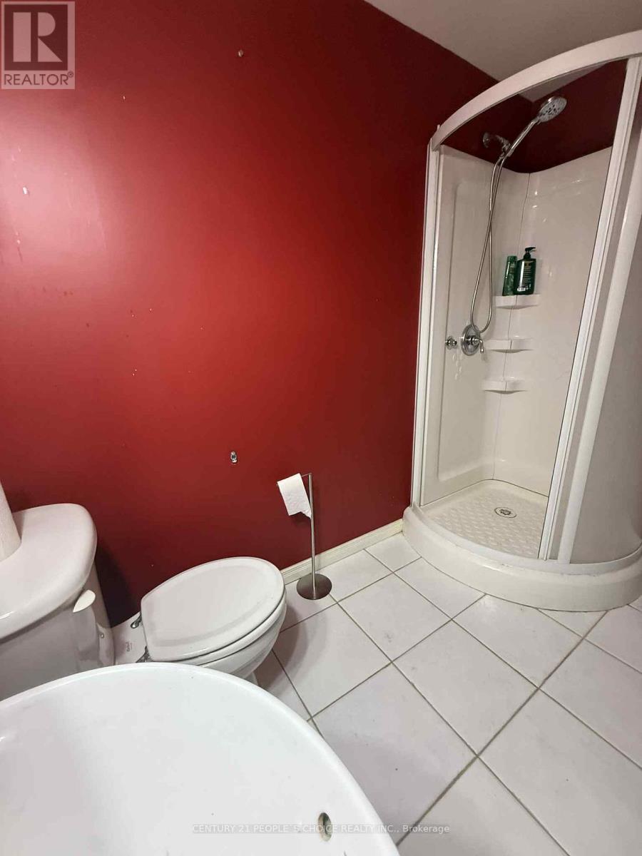 Photo 17 of Bsmt 485 Greenpark Crescent, Mississauga ON
