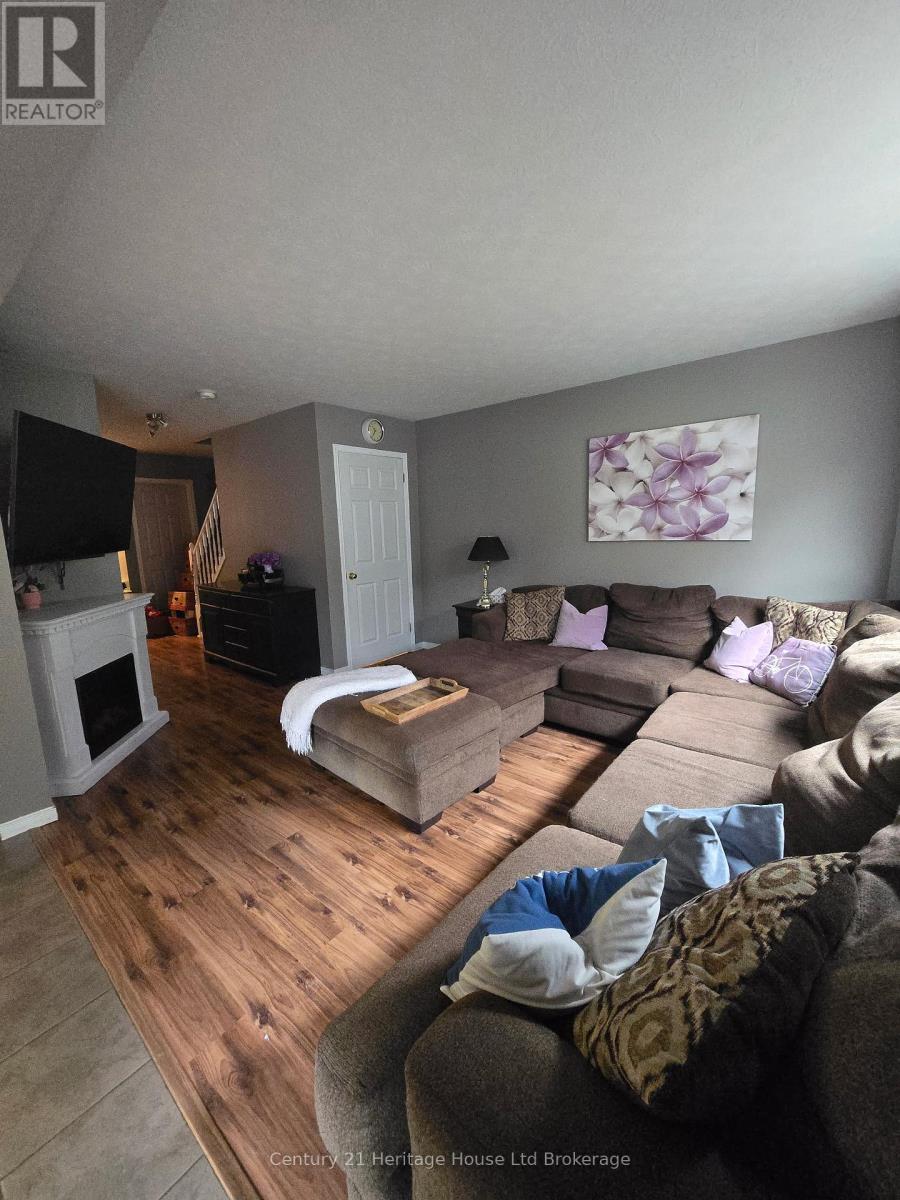 Photo 6 of 67 Stafford Street, Woodstock ON