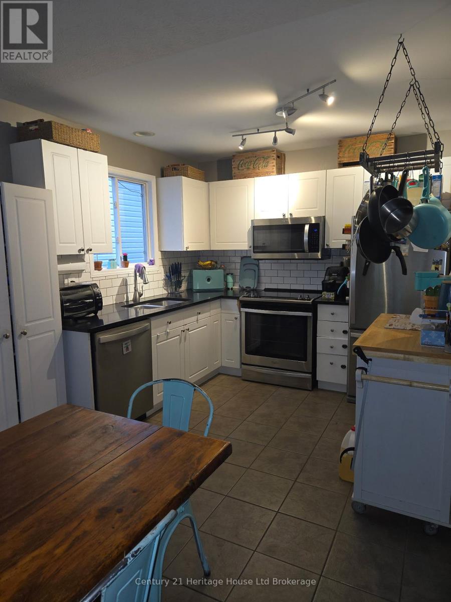 Photo 9 of 67 Stafford Street, Woodstock ON