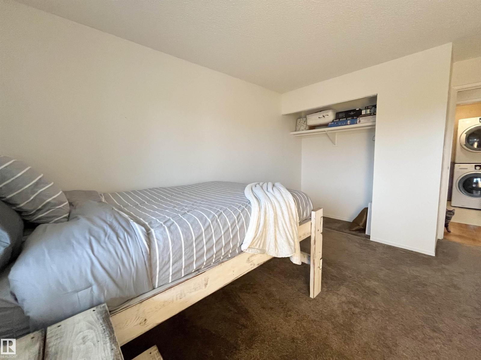 Photo 13 of 233 4404 122 St Nw, Edmonton AB