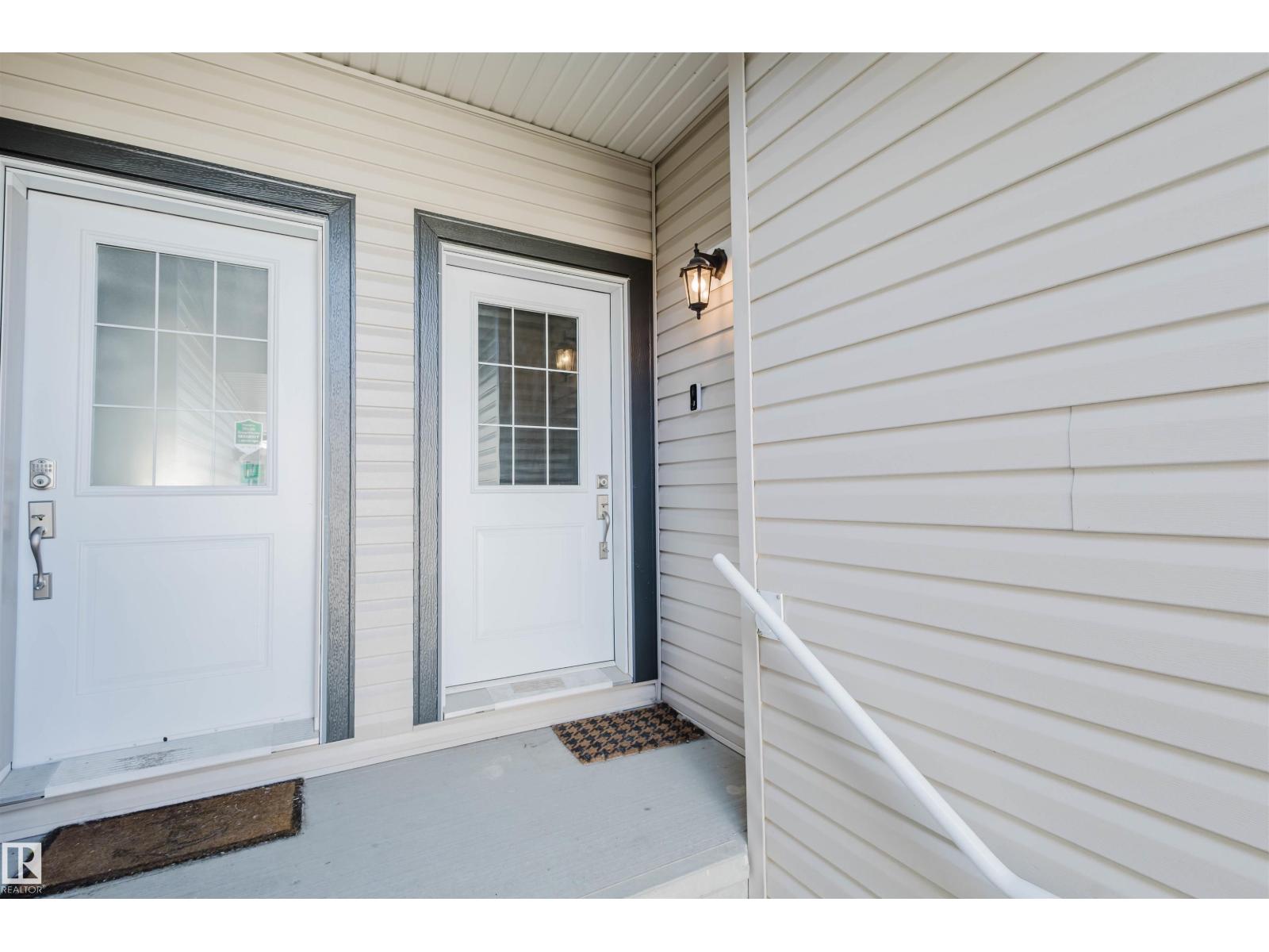 Photo 3 of 18 4835 Wright Dr Sw, Edmonton AB