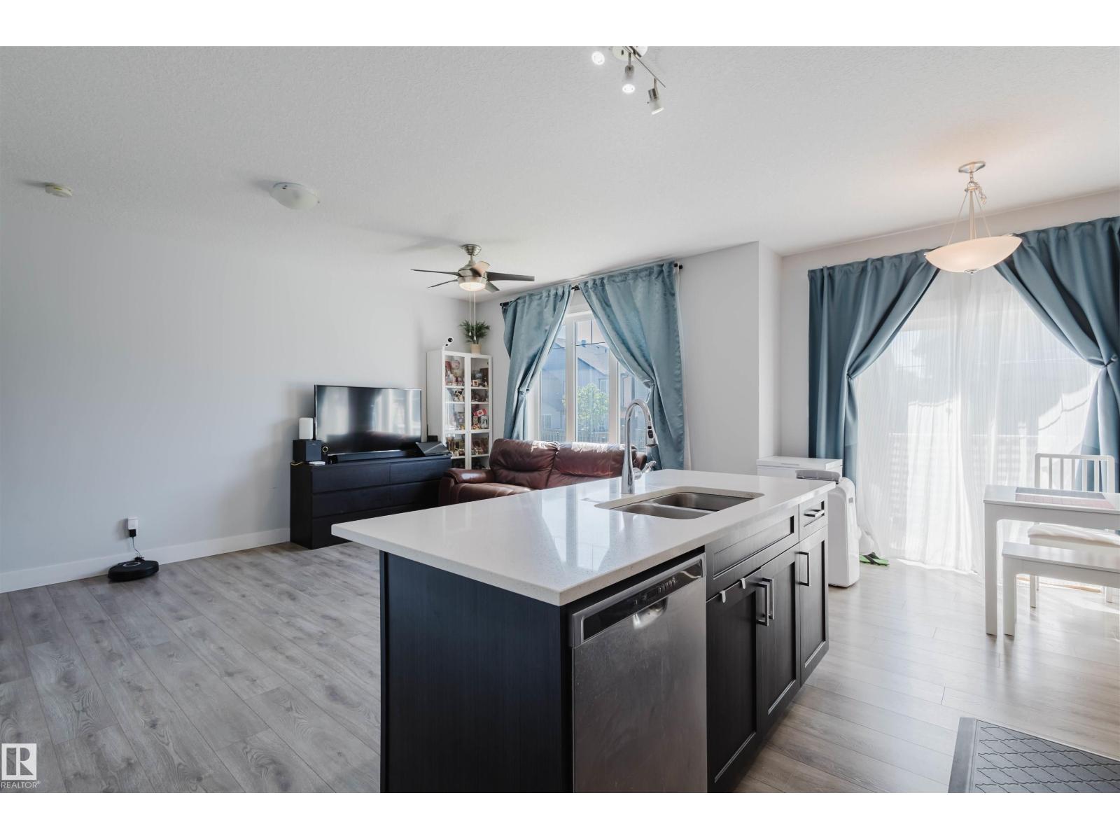 Photo 13 of 18 4835 Wright Dr Sw, Edmonton AB