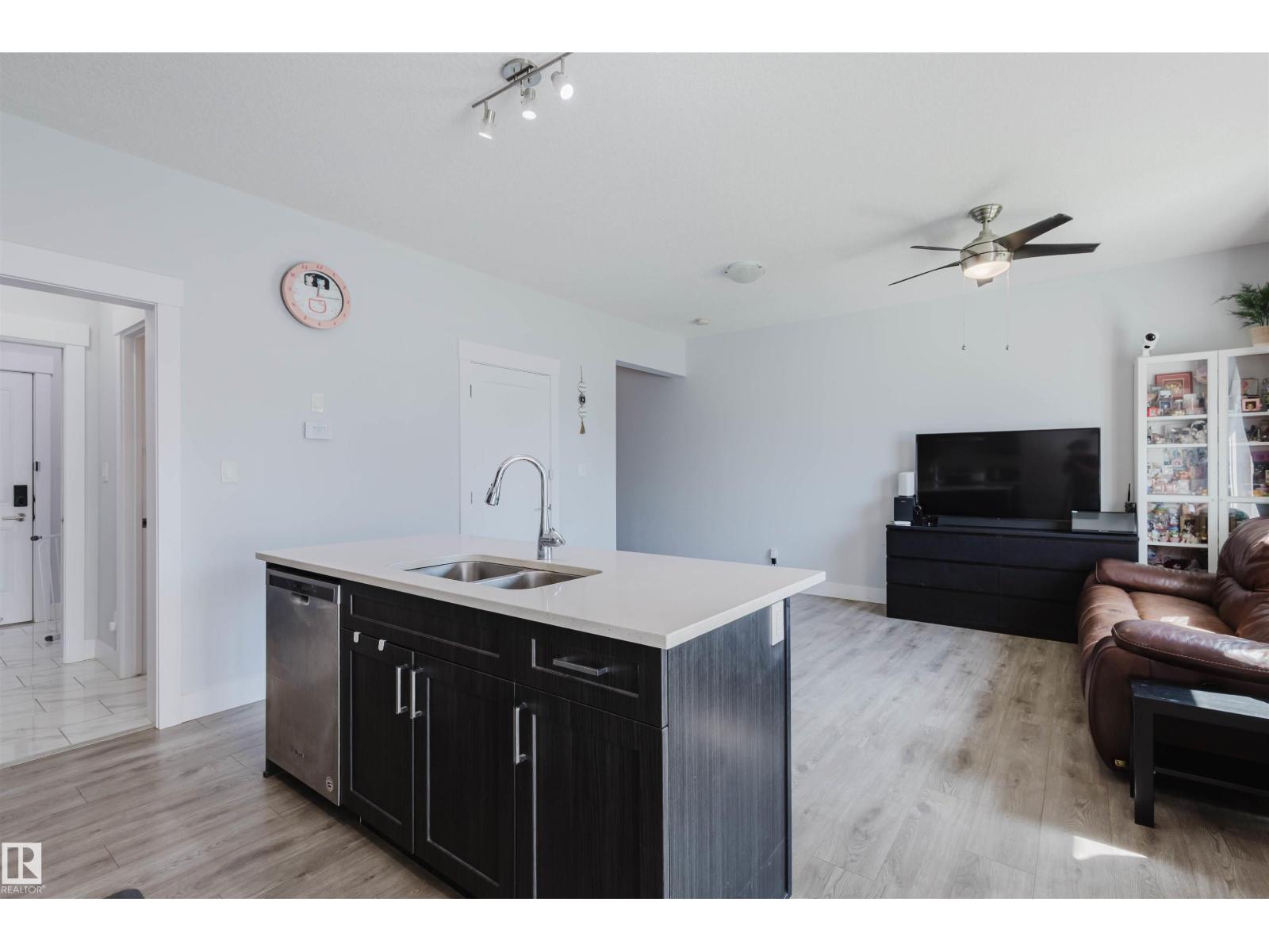 Photo 12 of 18 4835 Wright Dr Sw, Edmonton AB