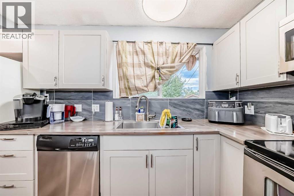 Single Family House Bi-level for Sale in  Maryvale Way NE Marlborough Calgary 