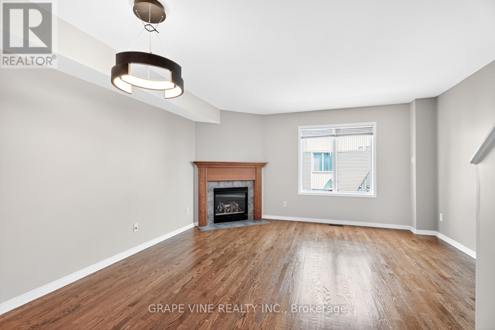 Photo 6 of 21 Scout Street, Ottawa ON