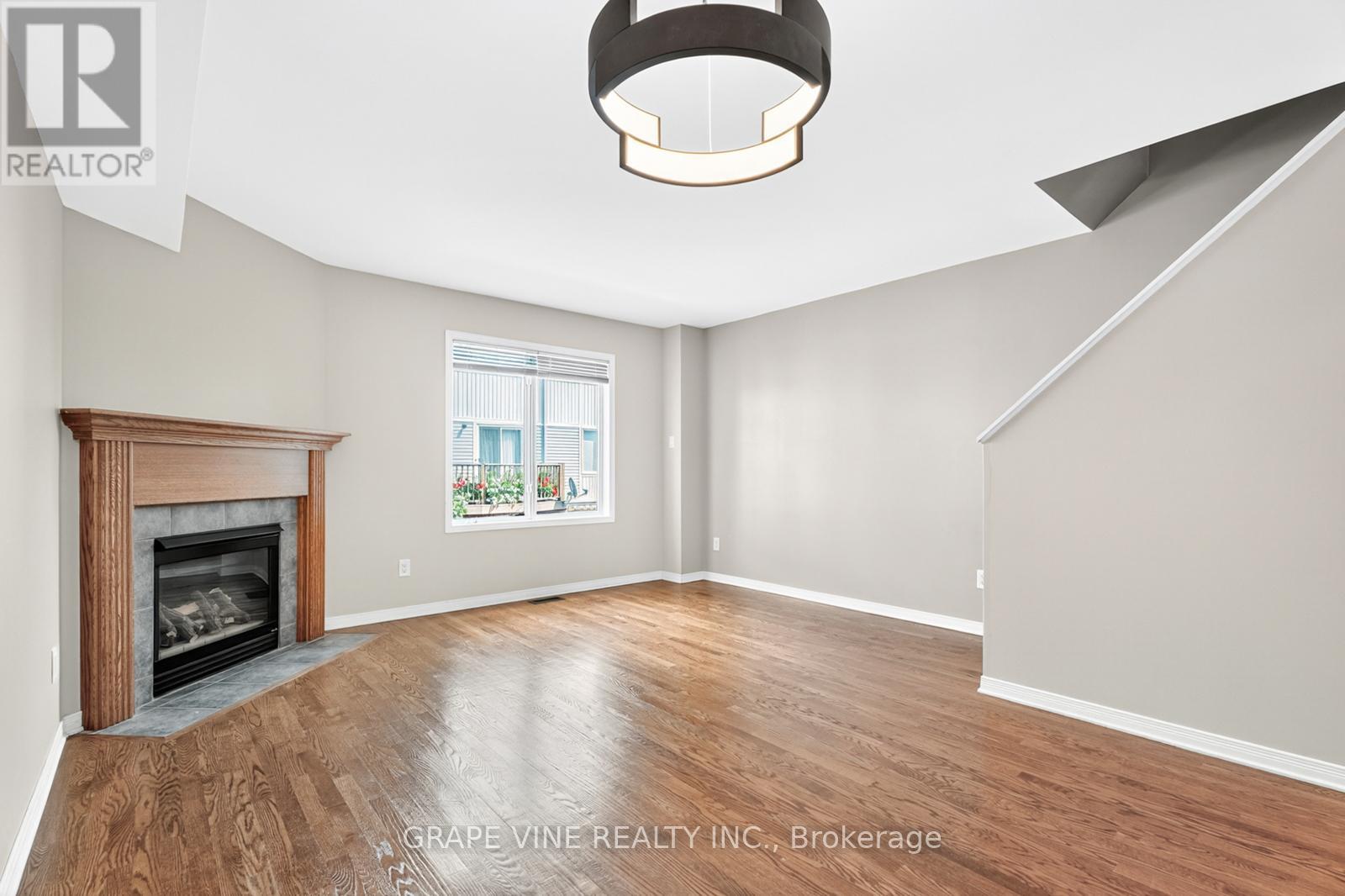 Photo 33 of 21 Scout Street, Ottawa ON