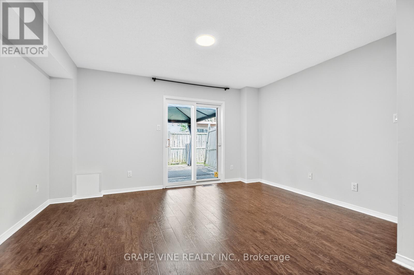 Photo 32 of 21 Scout Street, Ottawa ON