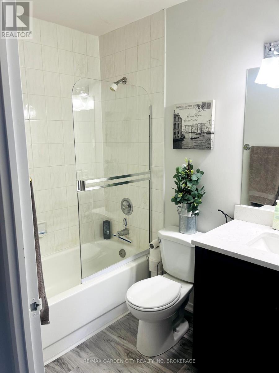 Photo 6 of 504 8111 Forest Glen Drive, Niagara Falls ON