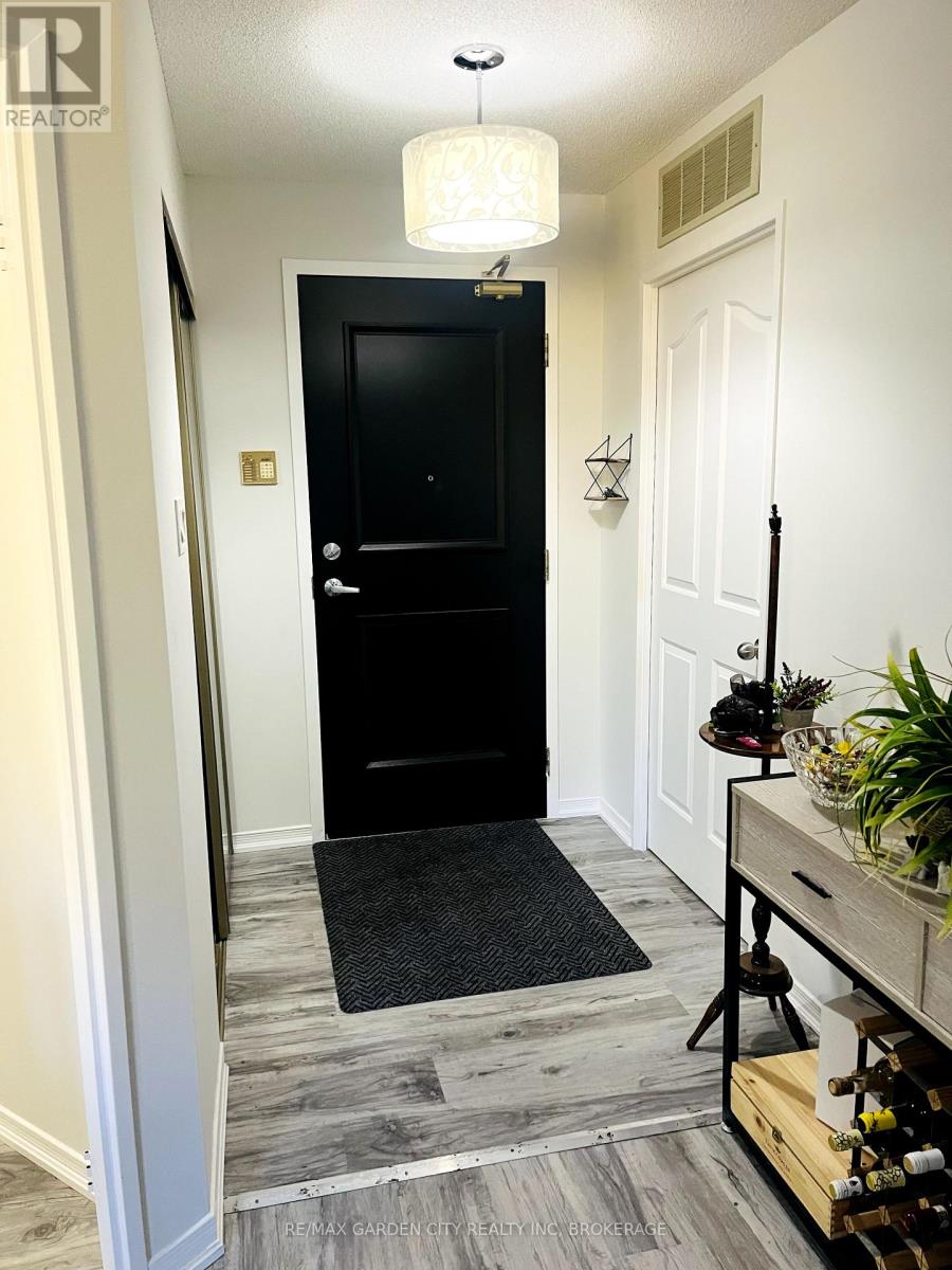 Photo 16 of 504 8111 Forest Glen Drive, Niagara Falls ON