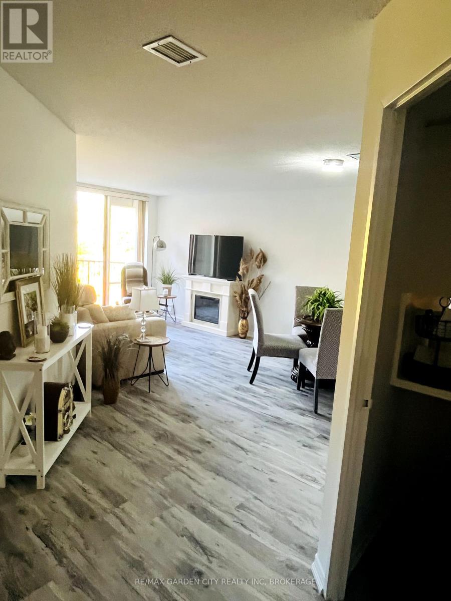 Photo 17 of 504 8111 Forest Glen Drive, Niagara Falls ON