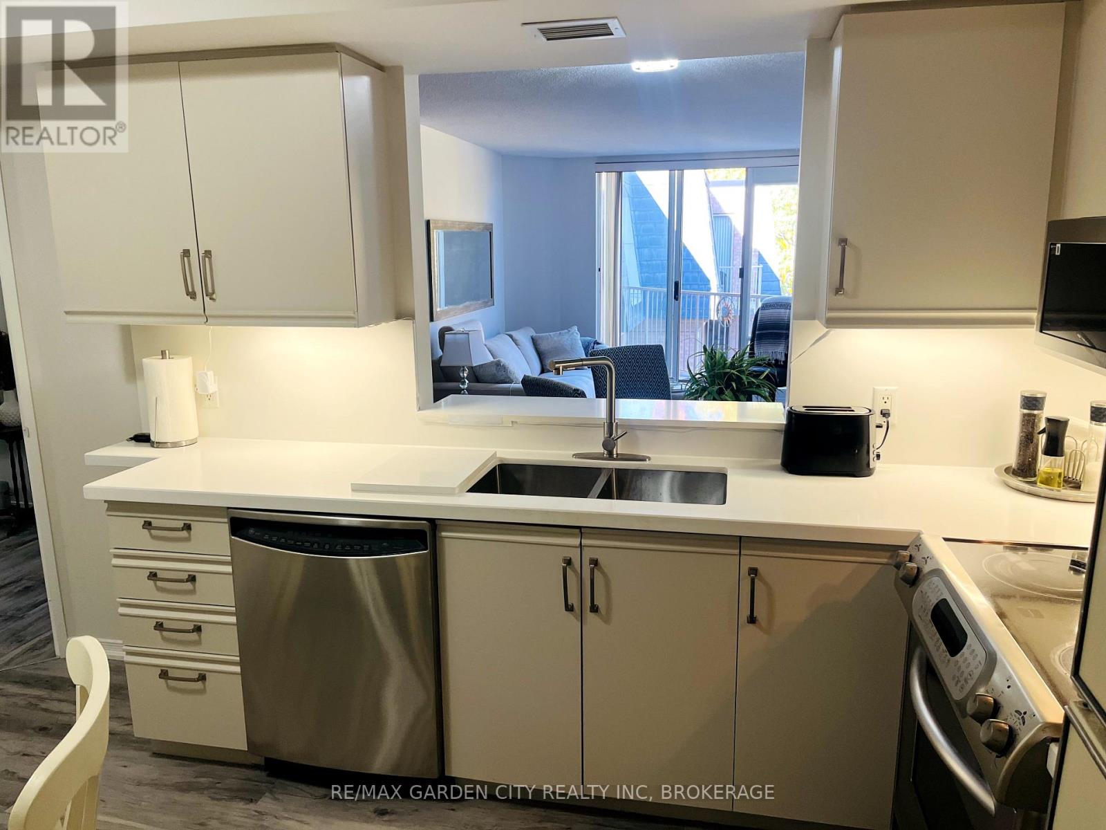 Photo 1 of 504 8111 Forest Glen Drive, Niagara Falls ON