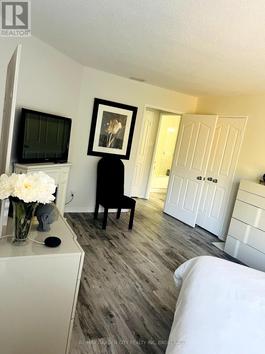 Photo 10 of 504 8111 Forest Glen Drive, Niagara Falls ON