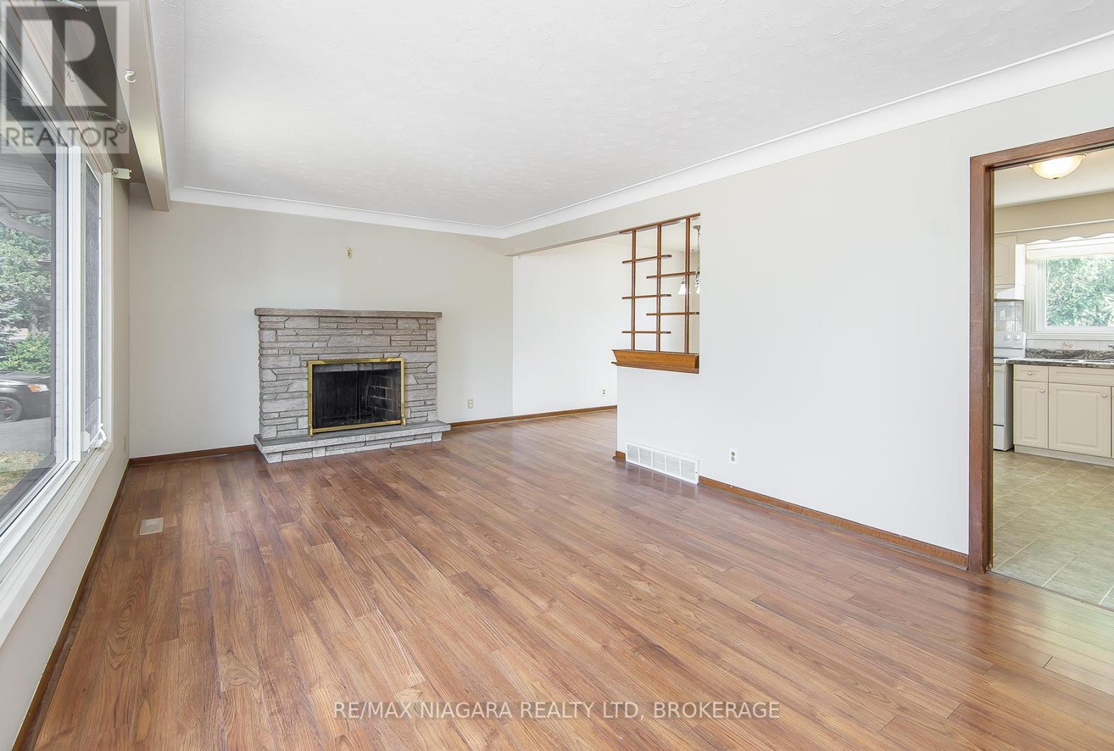 Photo 10 of 800 Ferndale Avenue, Fort Erie ON