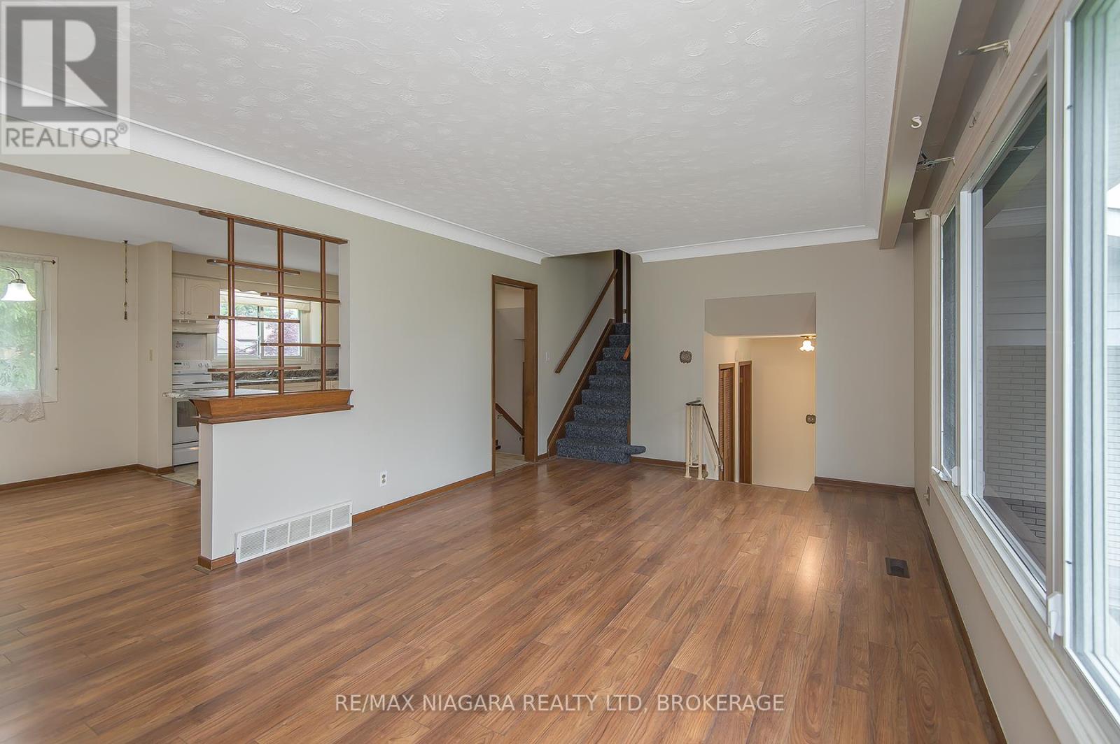 Photo 12 of 800 Ferndale Avenue, Fort Erie ON